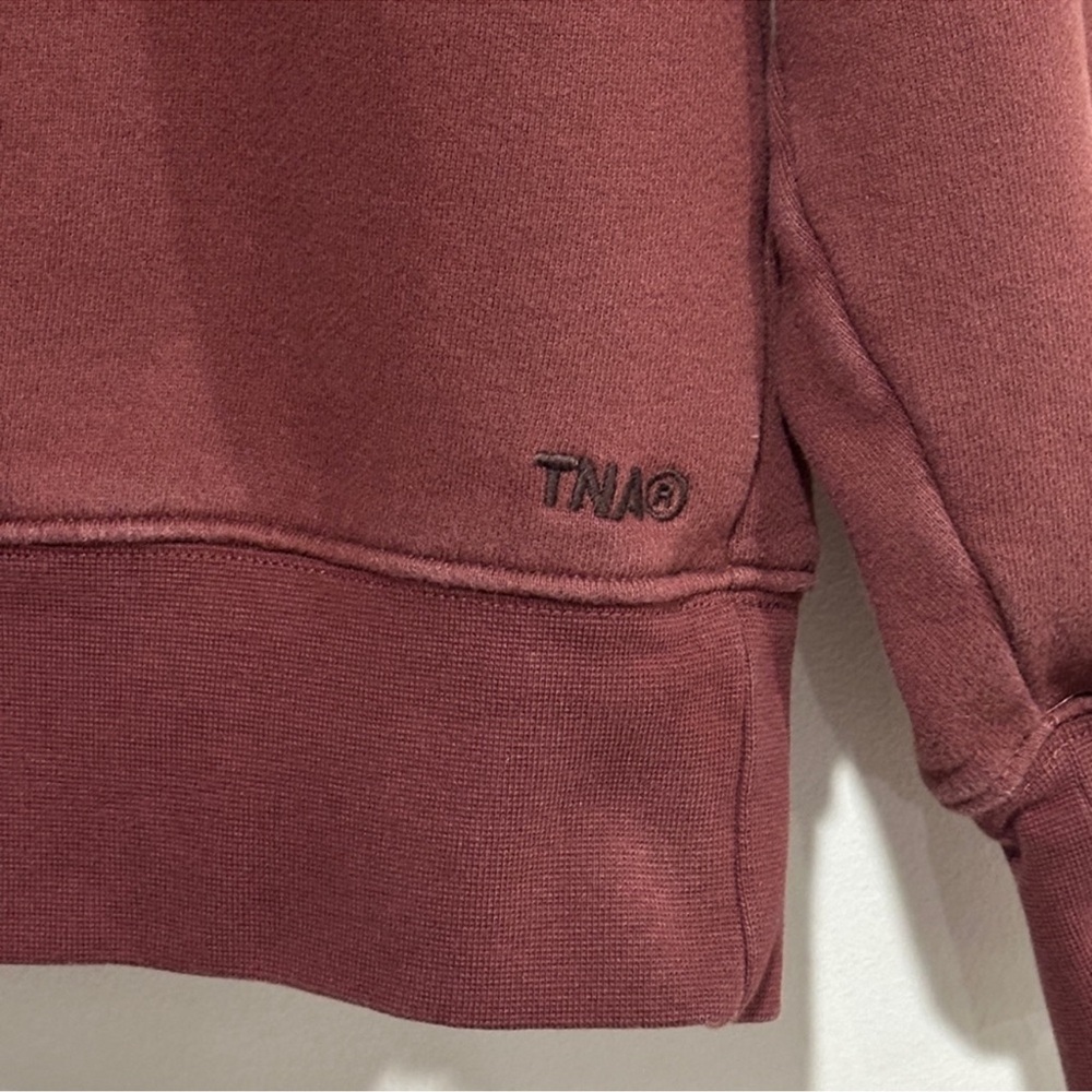 Aritzia TNA Cozy Fleece Boyfriend Fit V-Neck Sweatshirt - Picture 4 of 9